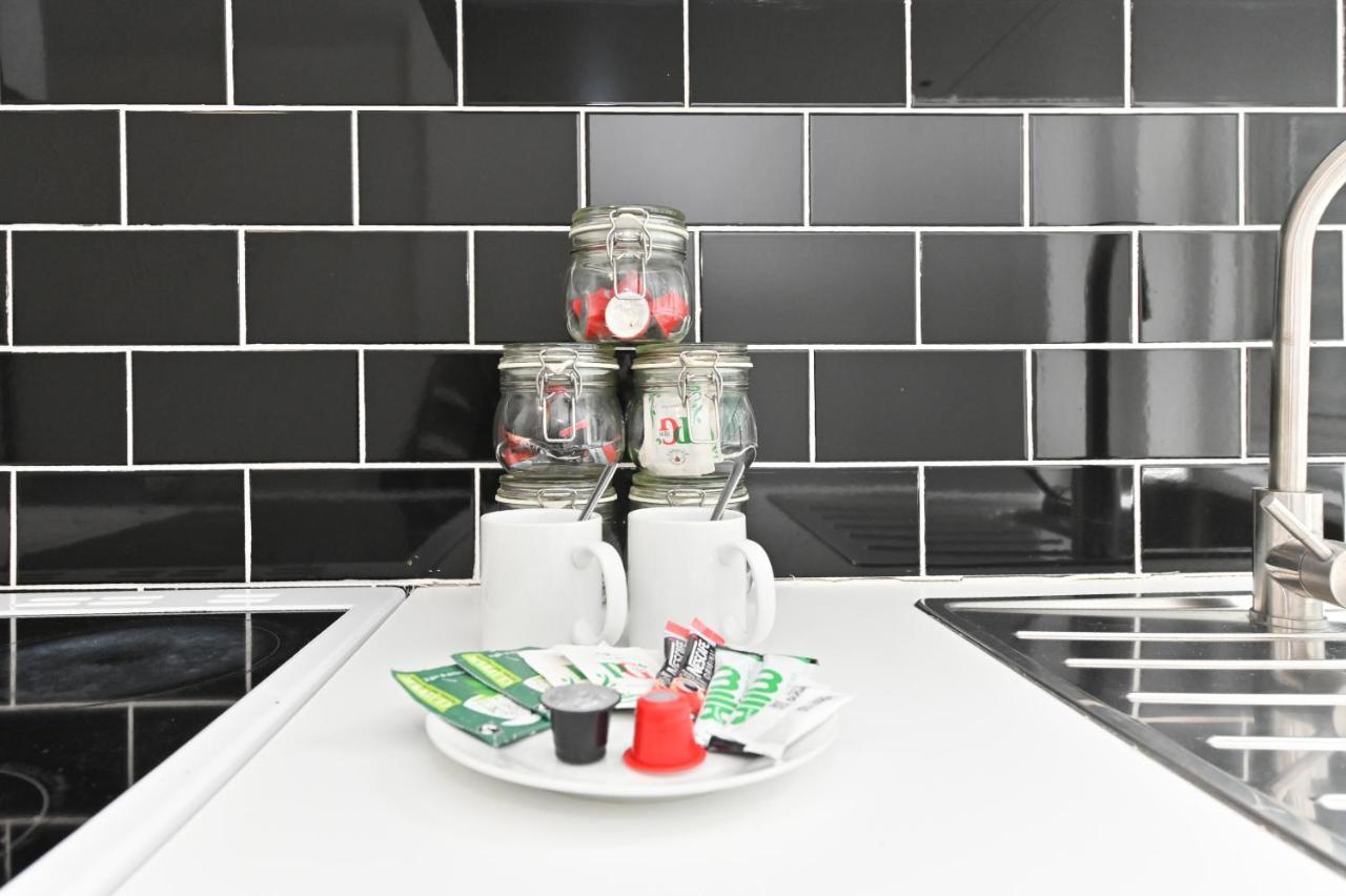 Covent Garden & Soho, Cosy & Cool, Spacious Apartment 伦敦 外观 照片